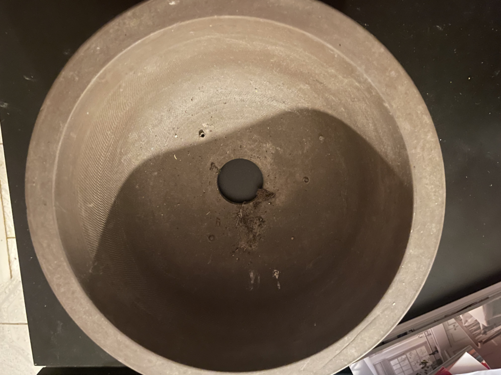hole in pot